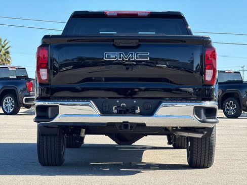 New 2026 GMC Sierra 1500 SLE w/ LPO, Black Badging Package image 4