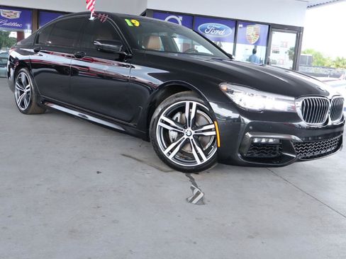 Used 2019 BMW 740i w/ Autobahn Package RWD image 3