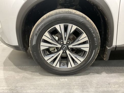 Used 2023 Nissan Rogue SV image 6