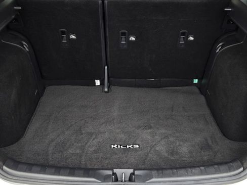 Certified 2023 Nissan Kicks SR FWD image 9