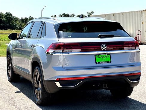 New 2026 Volkswagen Atlas Cross Sport SE image 6