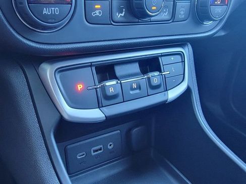 Certified 2023 GMC Terrain SLE w/ Driver Convenience Package image 28