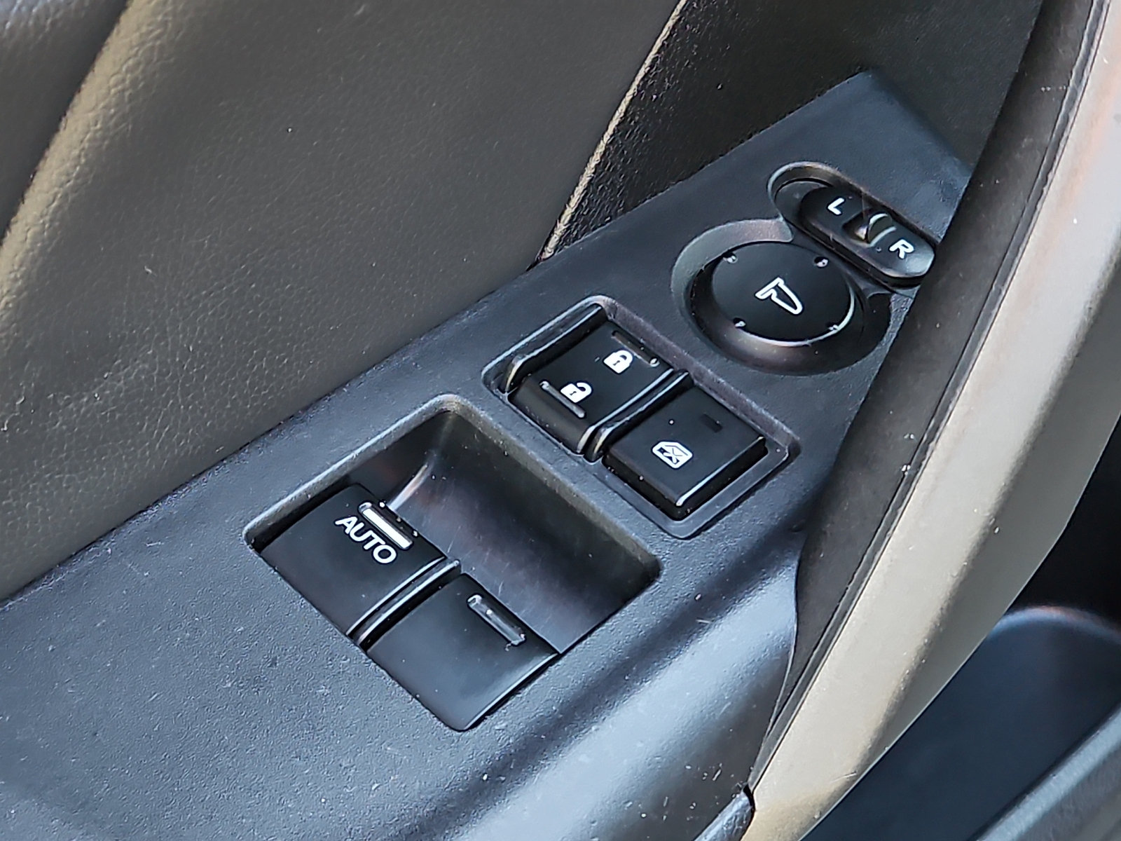 Used 2012 Honda Accord LX-S image 25