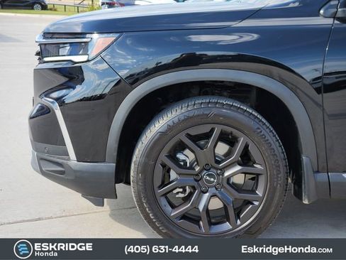 Certified 2025 Honda Pilot Touring image 8