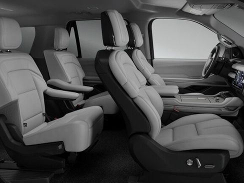 New 2026 Lincoln Navigator Premiere AWD/4WD image 6