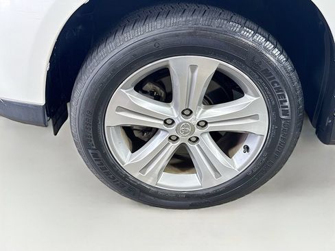 Used 2013 Toyota Highlander Limited FWD image 42
