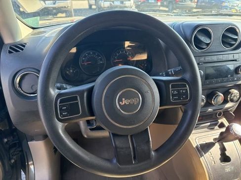 Used 2015 Jeep Patriot Sport image 7