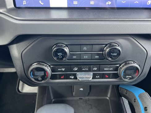 New 2024 Ford Bronco Black Diamond image 21