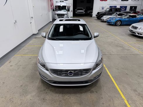 Used 2018 Volvo S60 T5 Inscription FWD image 2