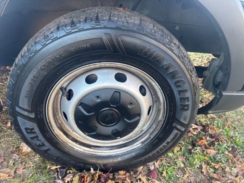 Used 2017 Ford Transit 150 XL image 12