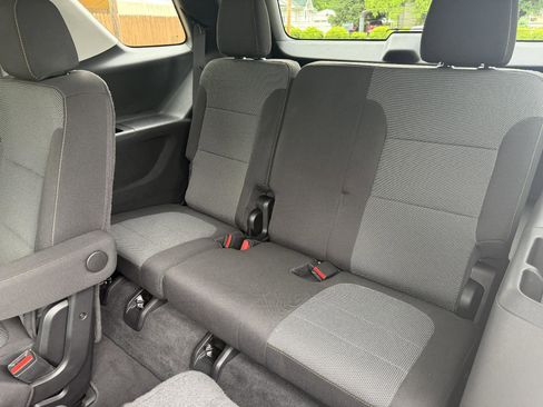 Used 2019 Chevrolet Traverse LT FWD image 15