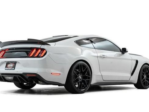 Used 2018 Ford Mustang GT RWD image 4