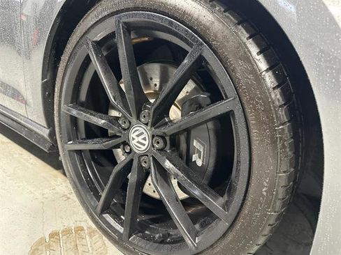 Used 2019 Volkswagen Golf R 4-Door image 14