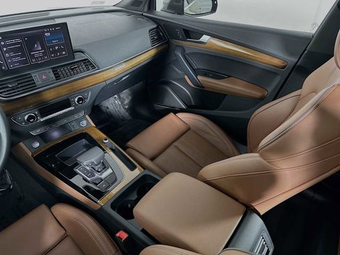 Used 2024 Audi Q5 e Premium Plus w/ Premium Plus Package image 22