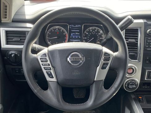 Used 2017 Nissan Titan SV AWD/4WD image 21