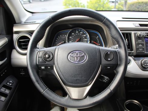 Used 2013 Toyota RAV4 Limited AWD/4WD image 23