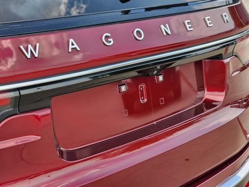 Used 2024 Jeep Wagoneer Series II w/ Flexible Seating Group AWD/4WD image 17