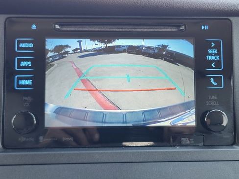Used 2017 Toyota Sienna XLE Premium image 17