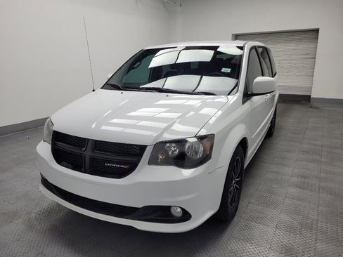Used 2016 Dodge Grand Caravan SXT FWD image 15