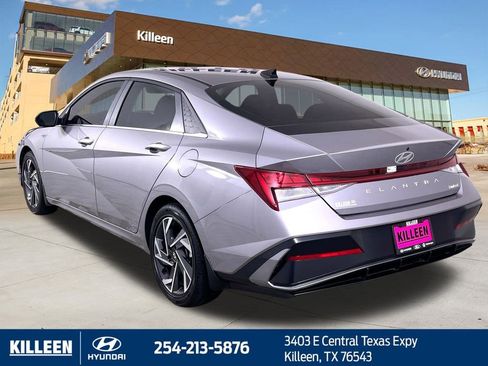 Used 2025 Hyundai Elantra Limited image 6