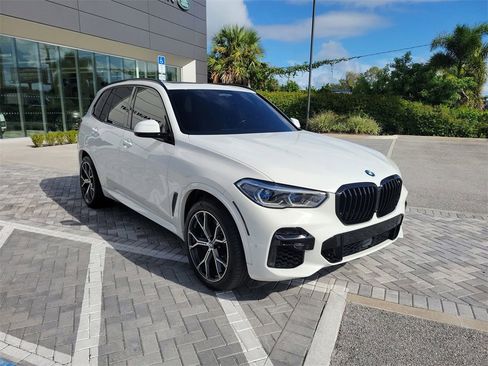 Used 2022 BMW X5 M50i w/ Executive Package image 7