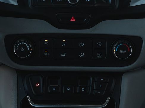 Used 2019 GMC Terrain SLE image 21