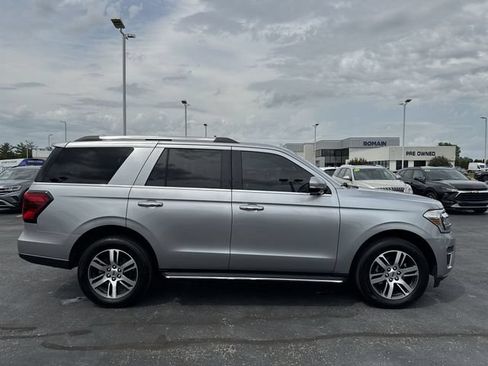 Used 2023 Ford Expedition Limited AWD/4WD image 6