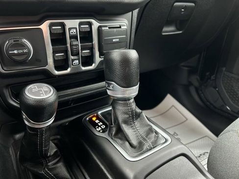 Used 2025 Jeep Wrangler Unlimited Sahara w/ Safety Group AWD/4WD image 42