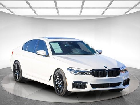 Used 2020 BMW 530e xDrive w/ M Sport Package image 5