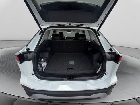 Used 2025 Volkswagen Tiguan SE w/ Panoramic Sunroof Package image 25