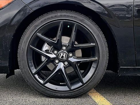 Used 2025 Honda Civic Sport image 9