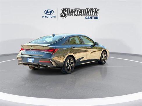 New 2026 Hyundai Elantra Sport image 8
