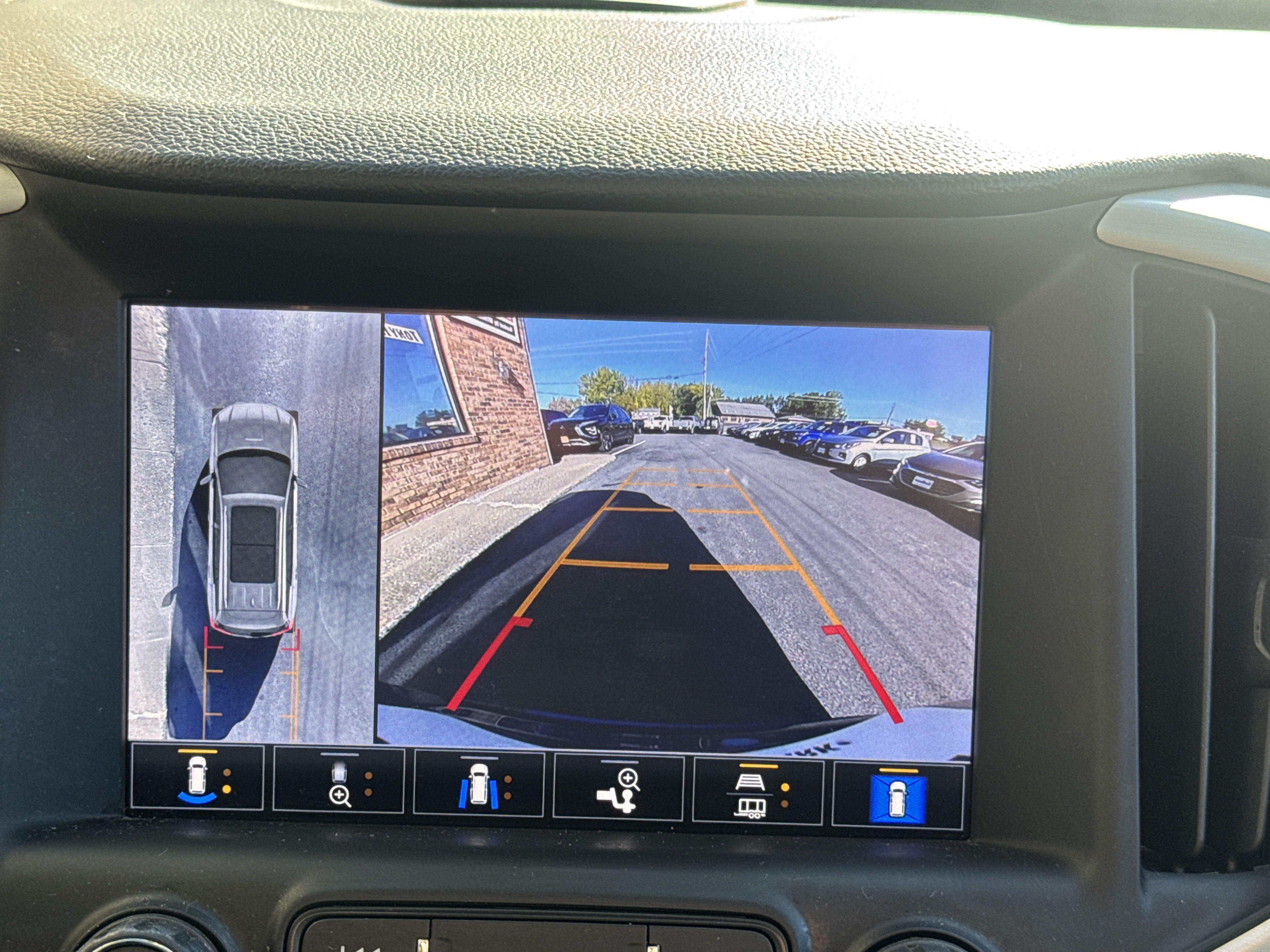 Used 2022 GMC Terrain SLT w/ Infotainment Package II AWD/4WD image 23