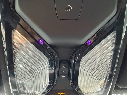 Used 2020 BMW 530i xDrive w/ Convenience Package image 25