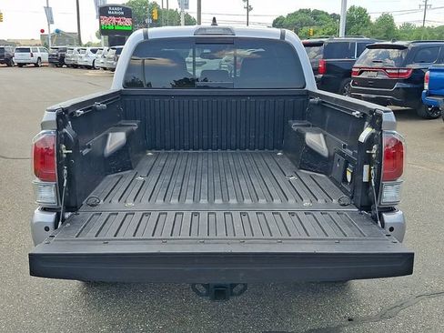 Used 2020 Toyota Tacoma TRD Off-Road w/ Technology Package AWD/4WD image 22