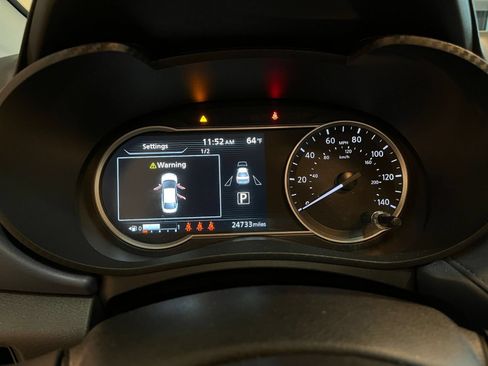 Used 2025 Nissan Versa SV FWD image 39