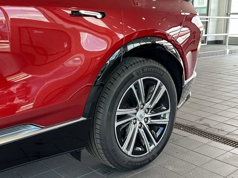 New 2025 Cadillac Lyriq Luxury AWD/4WD image 11
