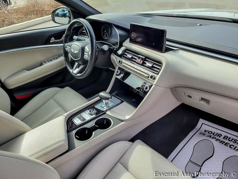 Used 2024 Genesis G70 2.5T image 32