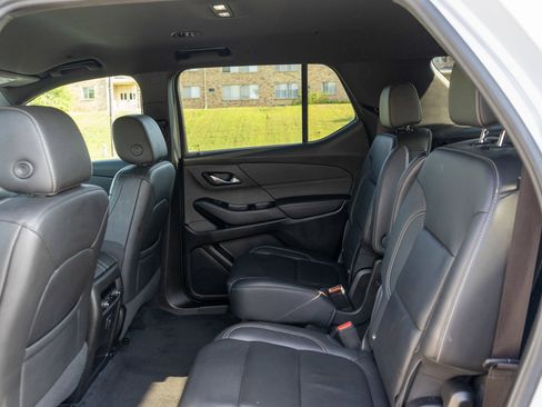 Used 2023 Chevrolet Traverse LT AWD/4WD image 29