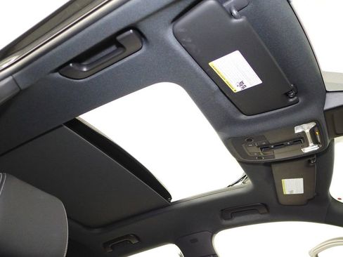 Used 2025 Audi Q3 2.0T Premium w/ Convenience Package image 18