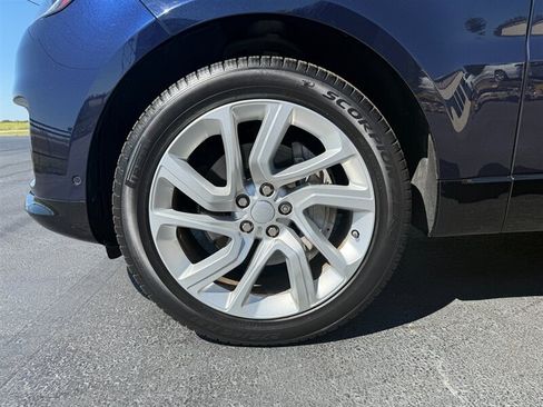 Used 2019 Land Rover Range Rover Sport HSE AWD/4WD image 28