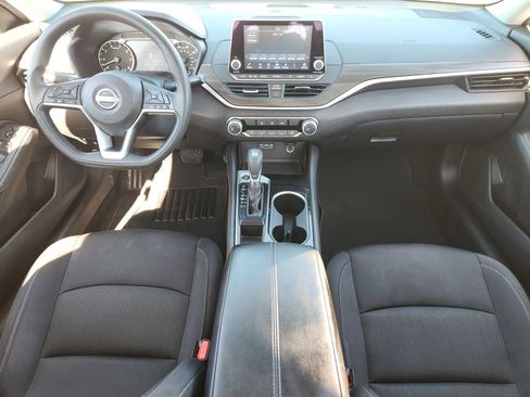 Used 2024 Nissan Altima 2.5 SV FWD image 18