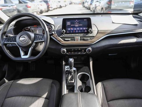 Used 2024 Nissan Altima 2.5 SV FWD image 12