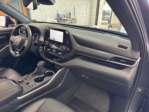 Used 2023 Toyota Highlander XSE AWD/4WD image 55