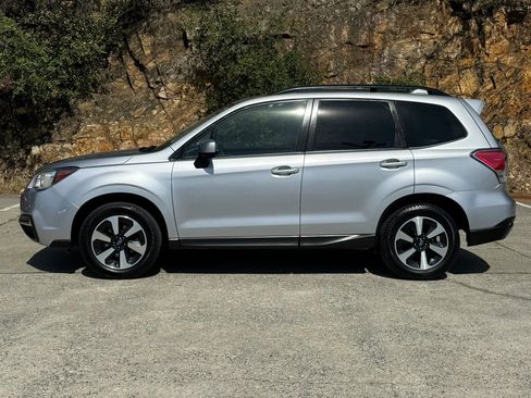 Used 2018 Subaru Forester 2.5i Premium w/ All-Weather Package AWD/4WD image 2