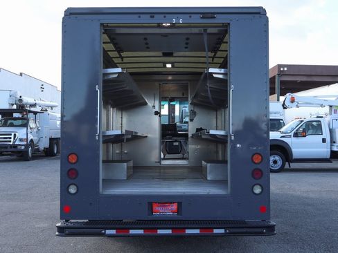 Used 2019 Ford E-450 and Econoline 450 Super Duty image 8