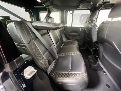 Used 2023 Jeep Wrangler Unlimited Sahara image 26