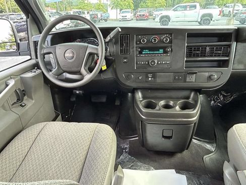Used 2026 GMC Savana 3500 LT w/ LT Preferred Equipment Group RWD image 15