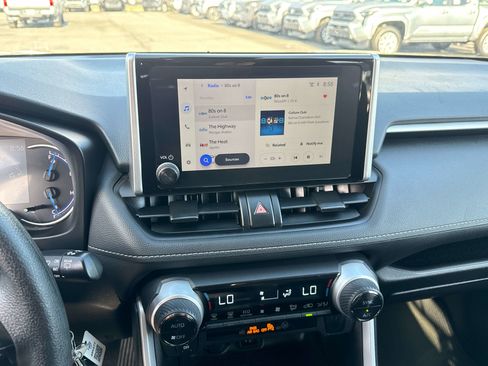 Used 2025 Toyota RAV4 LE AWD/4WD image 21