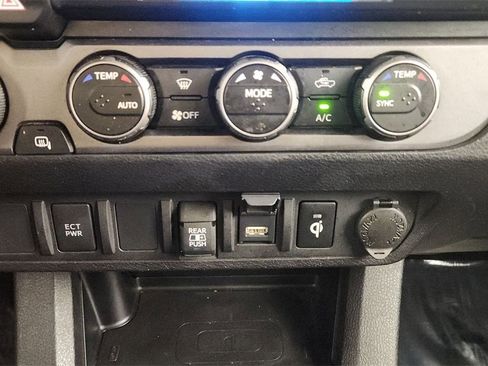 Used 2023 Toyota Tacoma TRD Off-Road image 18